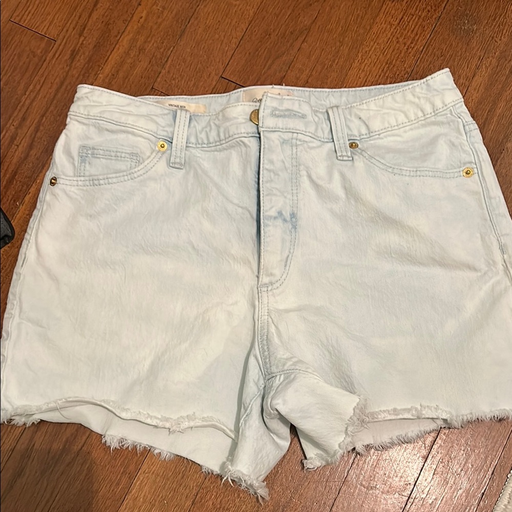 Universal Thread Blue Jean Shorts Distressed High-Rise